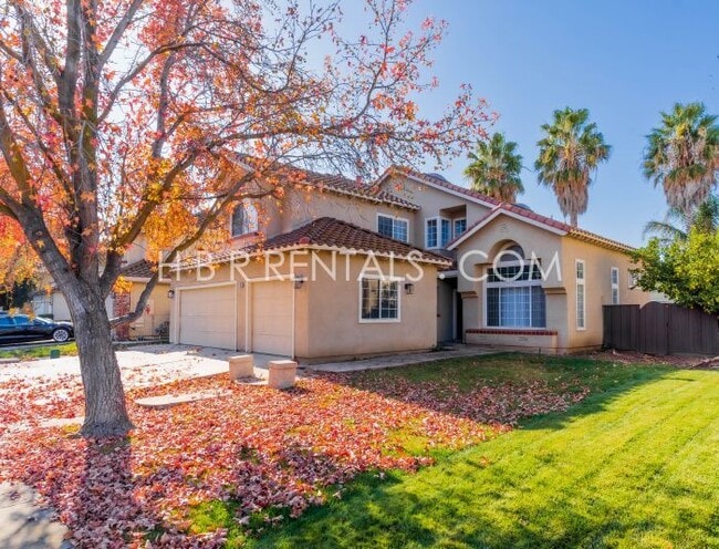 Building Photo - Move in Ready Beautiful 4 Bed Home in Tracy - Full Bed/Bath on 1st floor