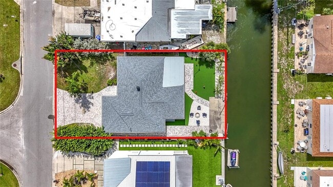 Photo - 572 Baywood Dr N