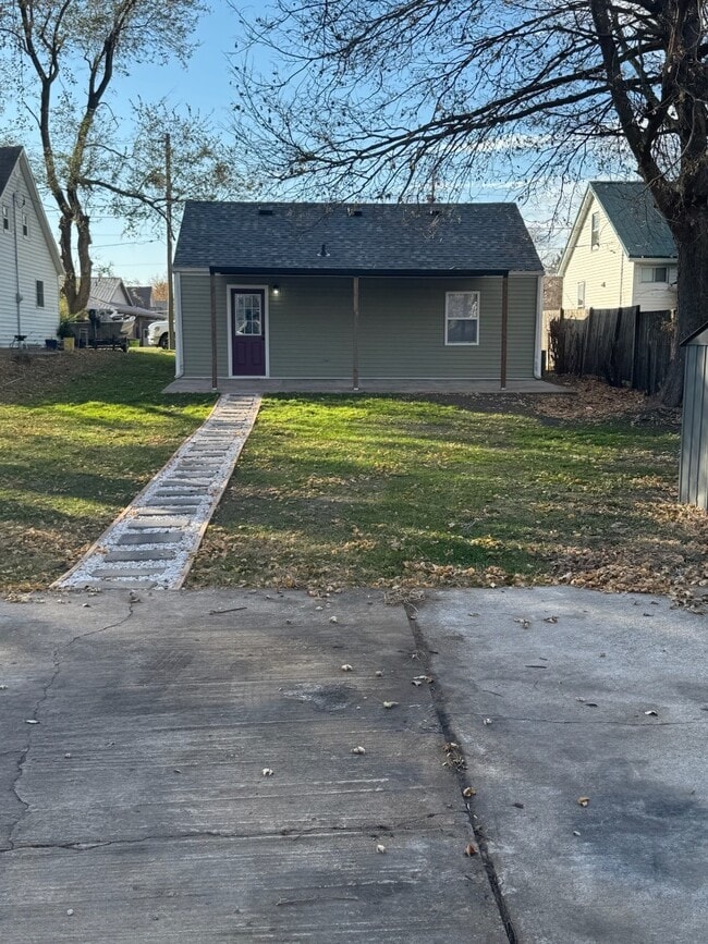 Photo - 218 S Oak St