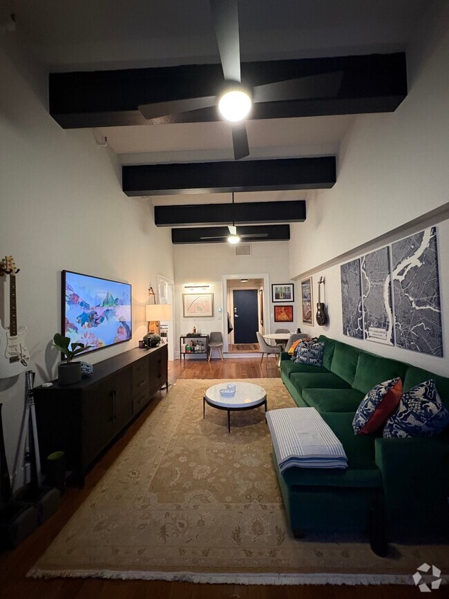 Building Photo - 3 N Christopher Columbus Blvd Unit 212 Rental