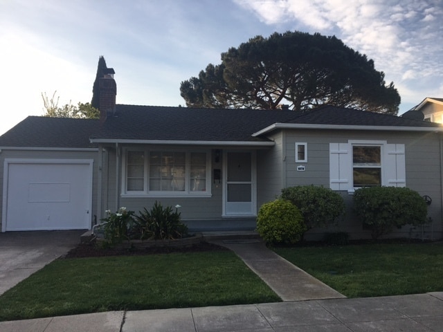 Charming 2 Bedroom Home Close to Downtown - Charming 2 Bedroom Home Close to Downtown