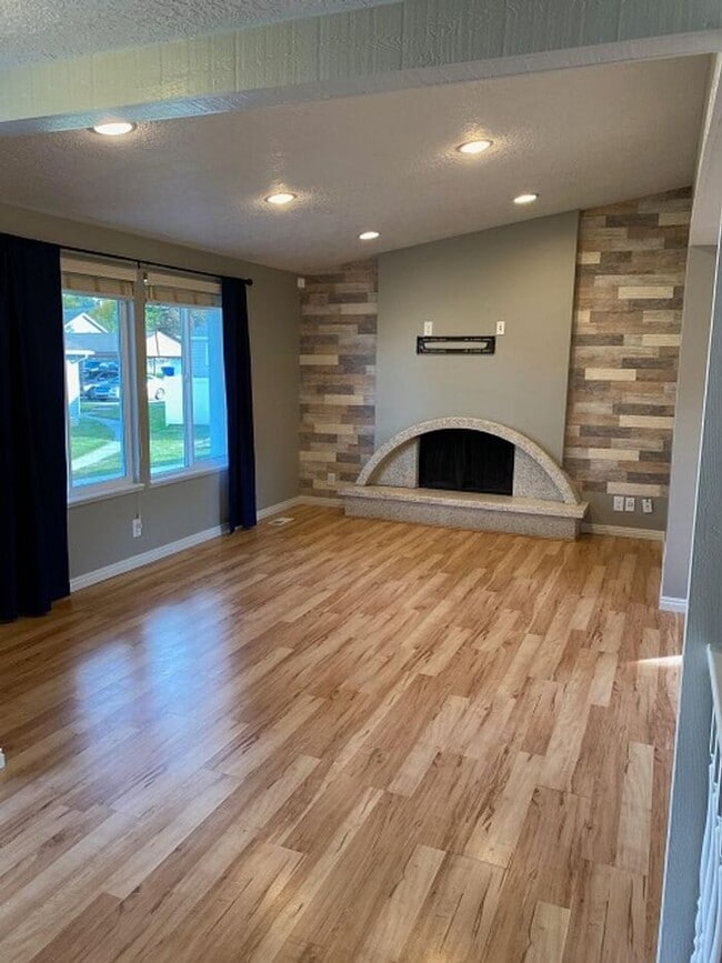 Photo - West Valley Nice 4 bed 2 bath Family Home