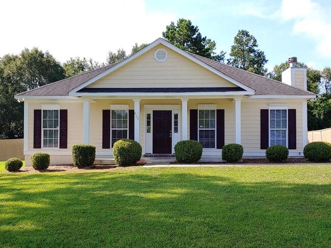 Photo - 800 Shamrock Dr House