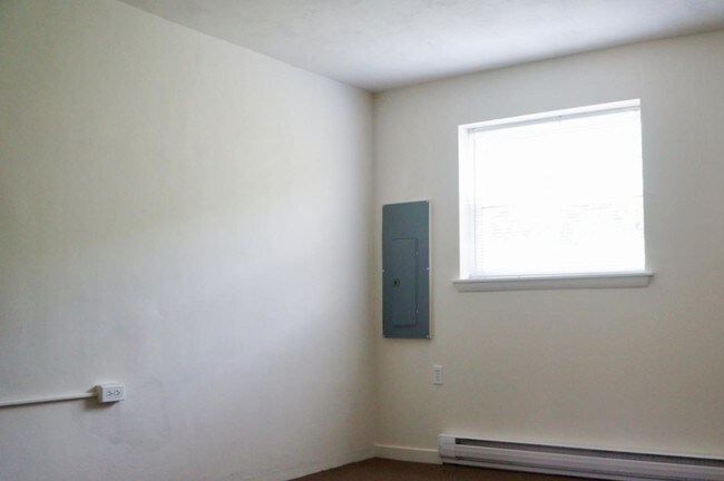 1BD Bedroom - Stoney Creek