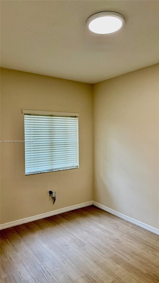 Photo - 3323 NE 11th Dr