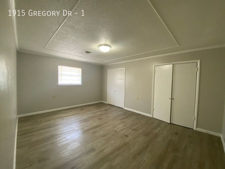 Photo - 1915 Gregory Dr Apartment Unit 1