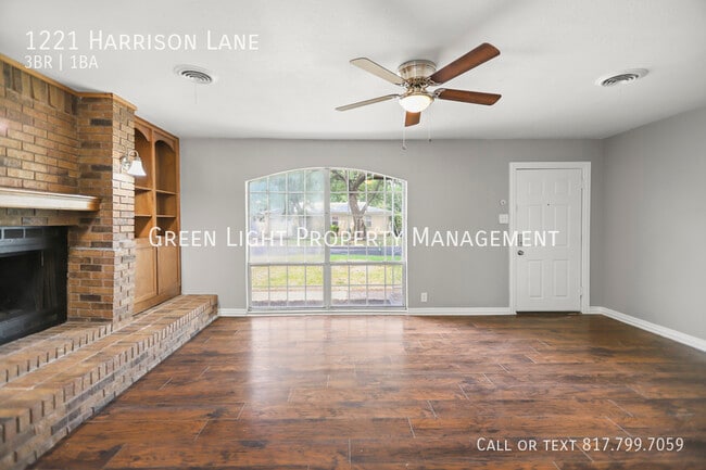 Photo - 1221 Harrison Ln