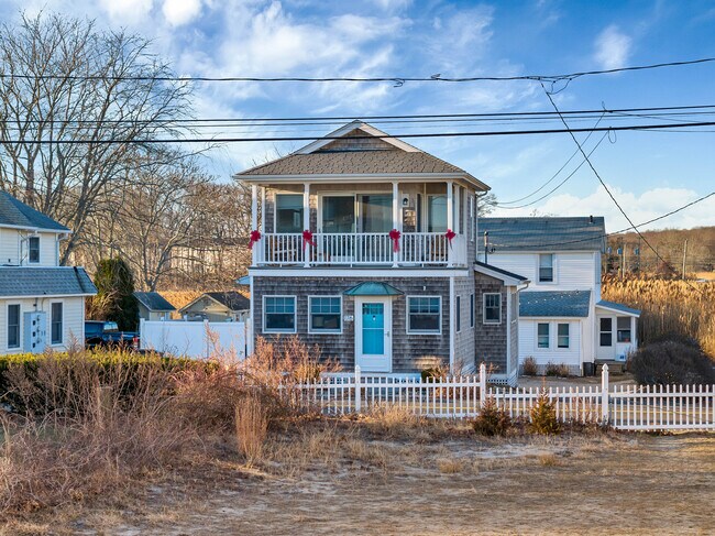 Photo - 176 Shore Rd
