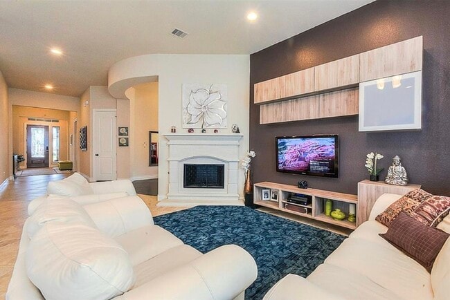 2302 Falcon Brook Dr