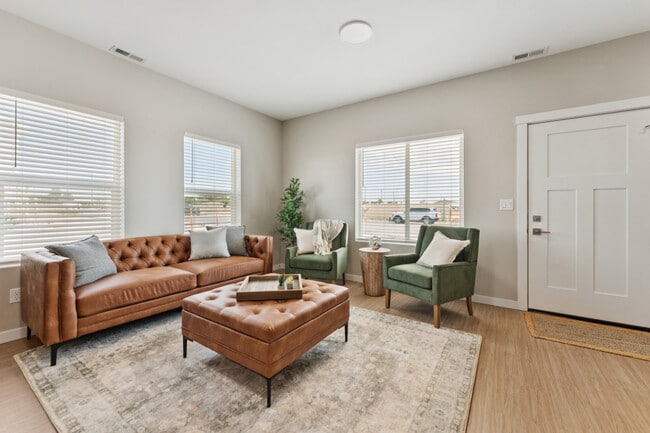 Building Photo - Equinox on Lincoln Rental