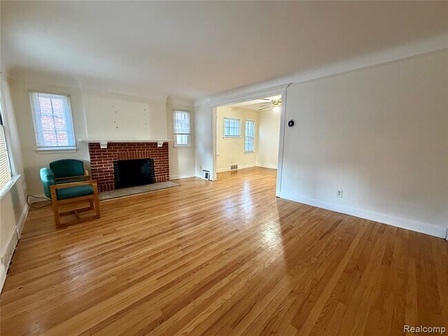 Photo - 6120 Middlesex St