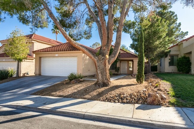 Photo - Beautifully Upgraded 3BD/2BA Home in Henderson’s Green Valley