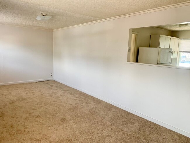 Photo - 333 Bryan Ave Unidad #4
