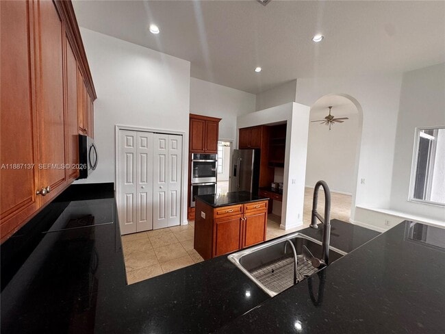 Photo - 18520 SW 39th Ct