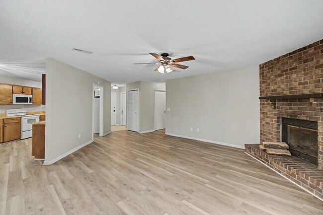 Photo - 21 Pinewood Ln