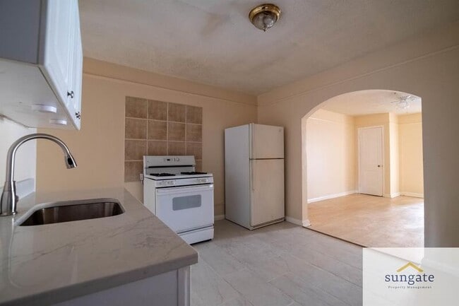 Photo - 1801 E Lombard St