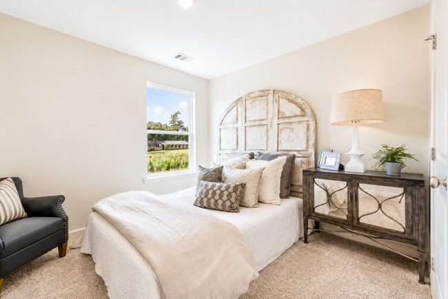 Photo - 2056 Woodbine Wy