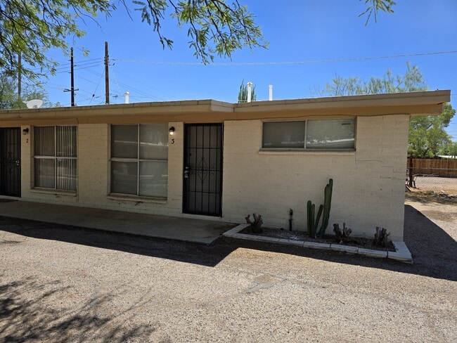 Photo - 3423 E Flower St Unidad 3