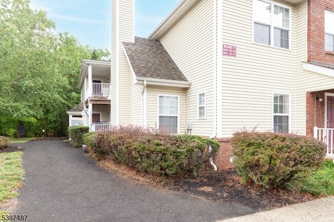 Building Photo - 127 Forest Dr Rental