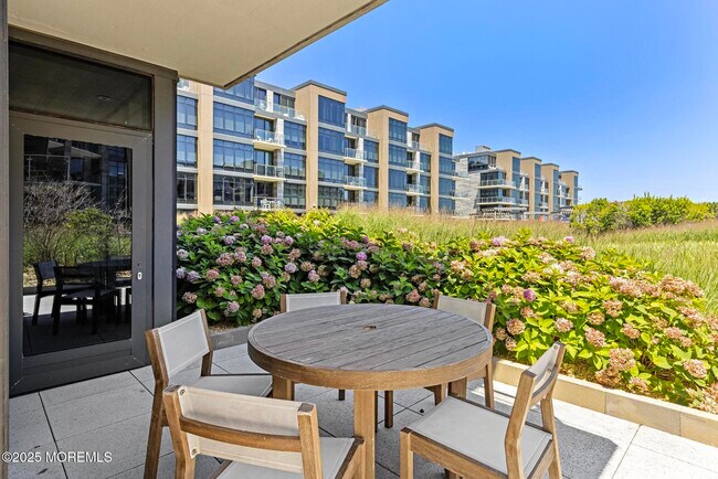 Building Photo - 30 Melrose Terrace Unit 216 Rental