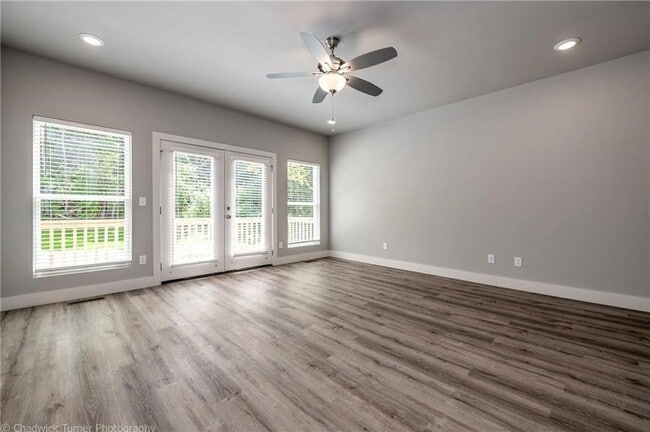 Photo - 1510 N Gregg Ave