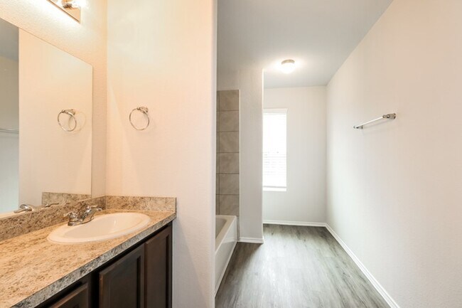 Photo - 2847 Briggs Dr