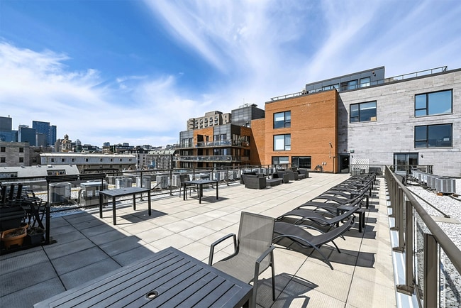 Photo - Glo 2 - Ville-Marie Apartments