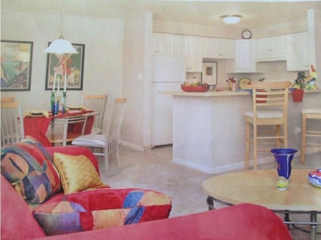 Living Room - Beachcliff Place