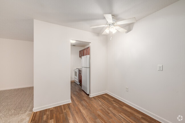 1BR, 1BA - 600SF - Dining Room