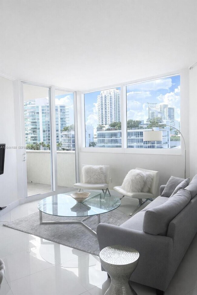Photo - 300 South Pointe Dr Unit 706