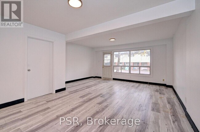 Photo - 516 Sunnydale Pl Unité E