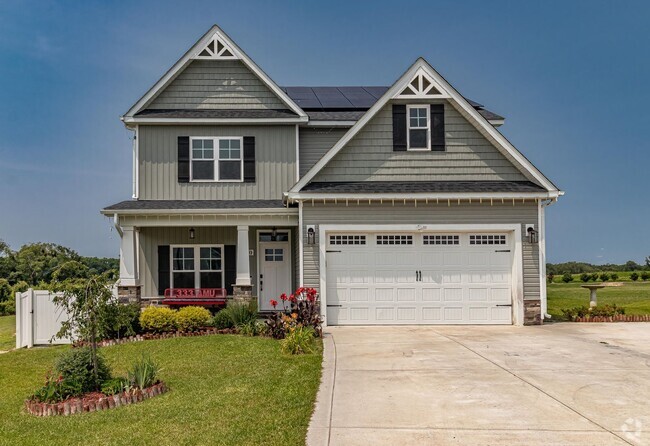 Building Photo - SPACIOUS Newer Construction Home in Pikevi...