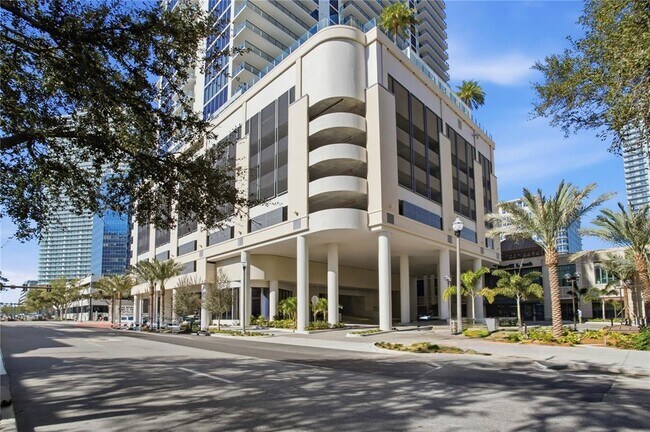 Building Photo - 275 1st Ave S Unit 2107