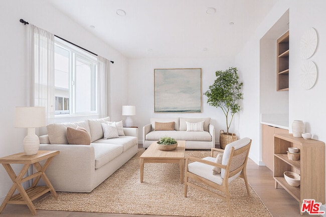 Building Photo - 14606 Sylvan St Unit 503