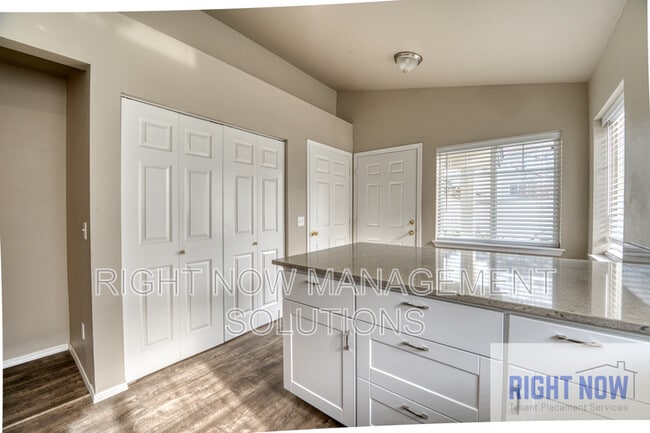 Photo - 2318 S Shoshone St