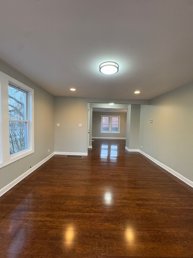 Photo - Beautiful 3-bedroom house for Rent AVAILABLE NOW!!