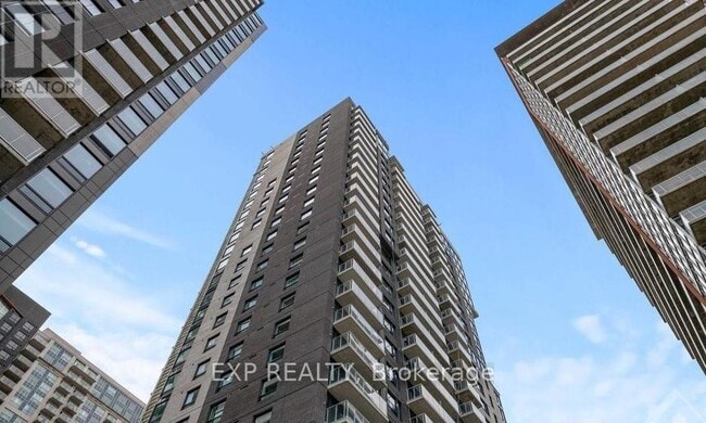 Photo - 180 George St Unité 604