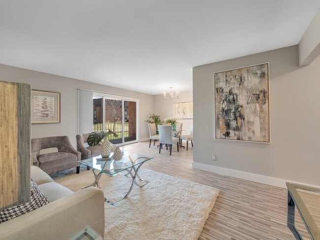 Photo - Rochester Club Apartments