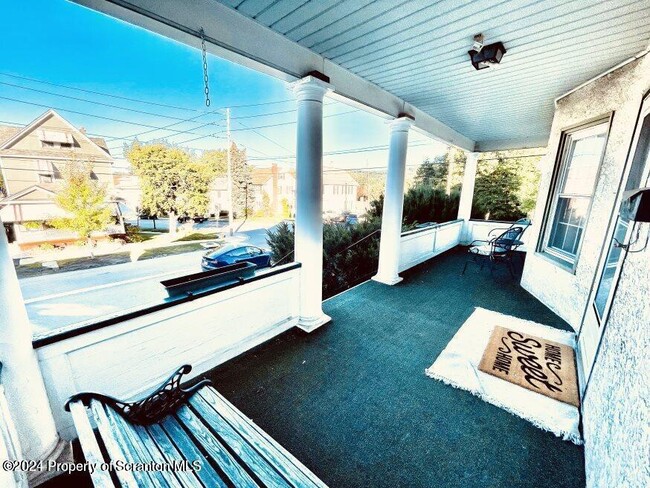 Building Photo - 1630 Myrtle St Rental