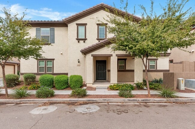 Building Photo - Charming 4 bedroom 3 bath Home in Gilbert!
