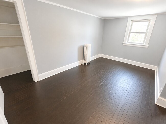 Photo - 179 Isabella Ave Unit 3