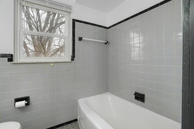 Photo - 18492 Greenfield Rd