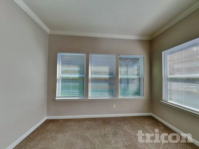 112 Tilton Dr