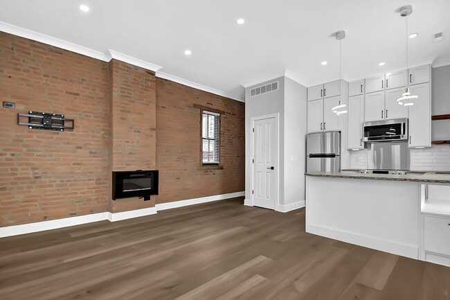 Photo - 88 W Frankfort St