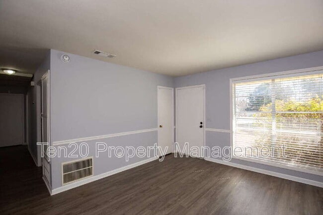 Photo - 6219 Stoneway Dr