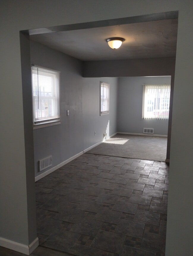 Photo - 4639 W 2nd St