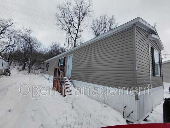 Photo - 301 Mantle Ave