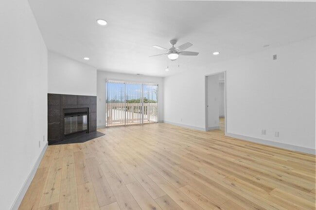 Photo - 208 E Imperial Ave