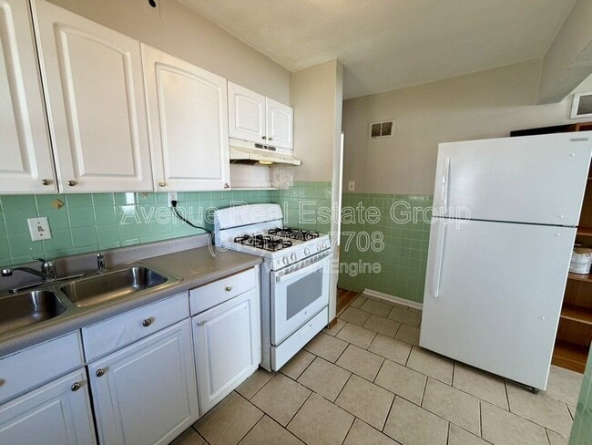 Photo - 9905 Iveland Dr