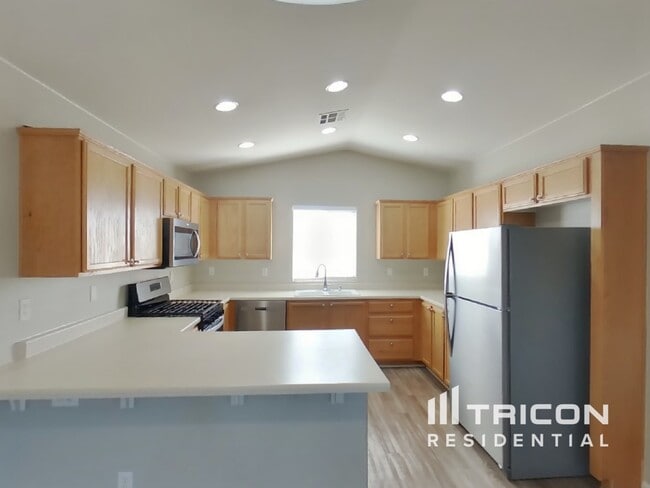 Photo - 3613 E Carisbrook Dr